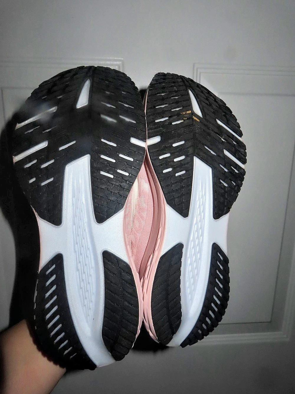 Brooks - Like New - Picture 3 of 3